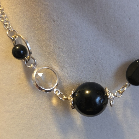 Elegant Black and Silver Women's Necklace - Picture 7 of 7